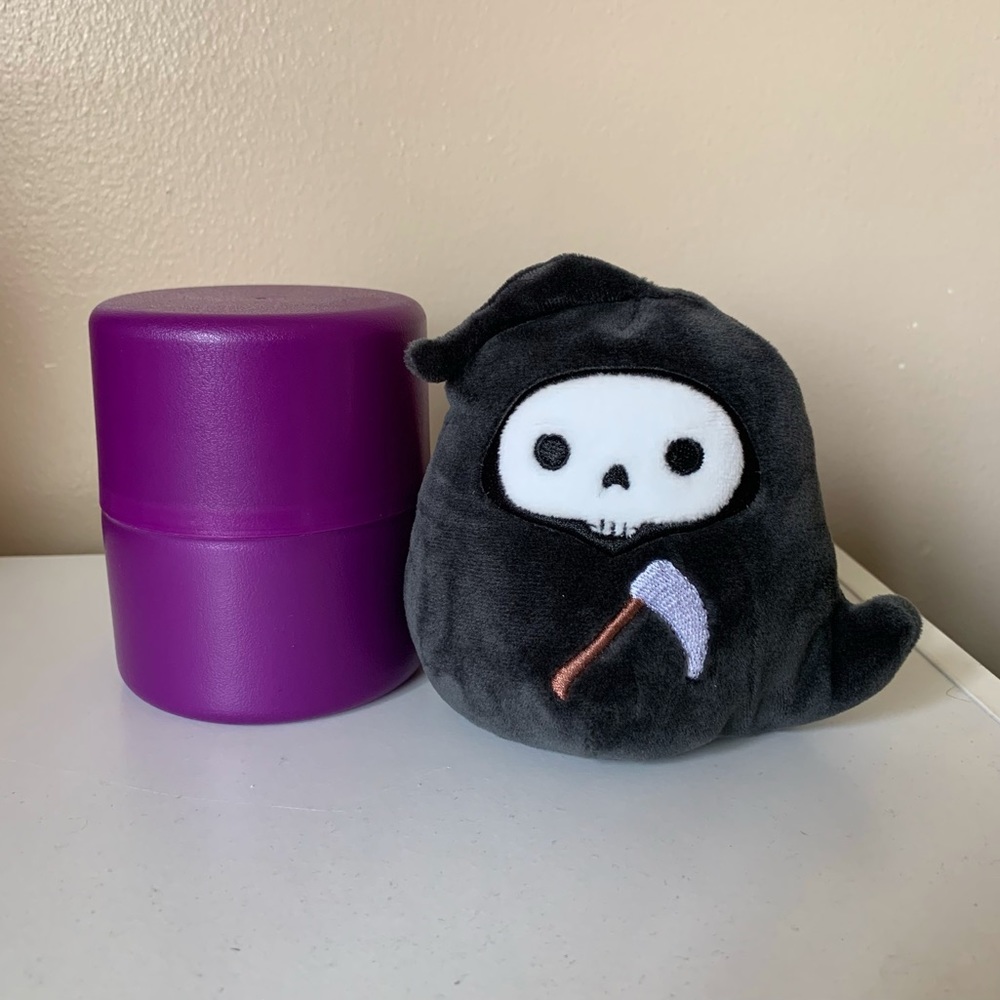 Otto Squishmallow Capsule